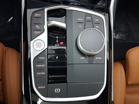 Certified 2024 BMW 330i Sedan w/ Premium Package image 26