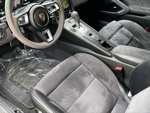 Used 2018 Porsche 718 Boxster GTS image 11