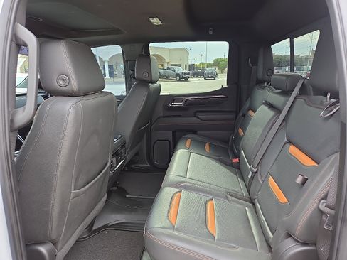 Used 2023 GMC Sierra 1500 AT4 w/ AT4 Premium Package AWD/4WD image 9