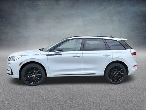 New 2025 Lincoln Corsair Reserve w/ Equipment Group 202A image 4