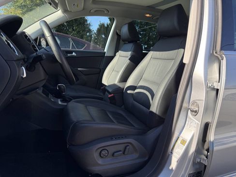 Used 2017 Volkswagen Tiguan Sport image 9