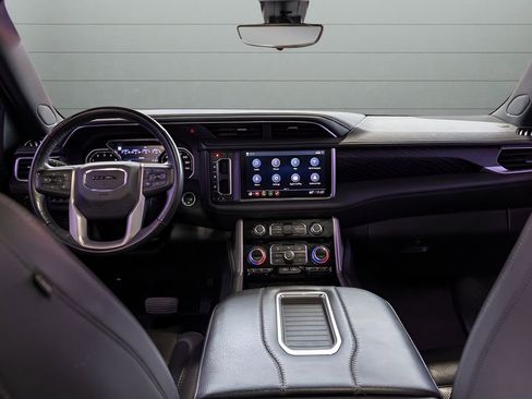 Used 2021 GMC Yukon XL Denali w/ Denali Premium Package AWD/4WD image 29
