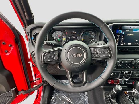 Used 2025 Jeep Wrangler Unlimited Rubicon 4xe w/ Safety Group AWD/4WD image 11
