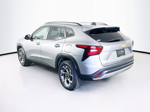 Used 2025 Chevrolet Trax LT image 5