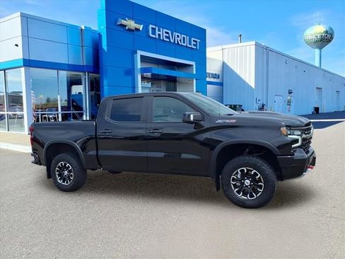 Used 2023 Chevrolet Silverado 1500 ZR2 w/ Technology Package image 1