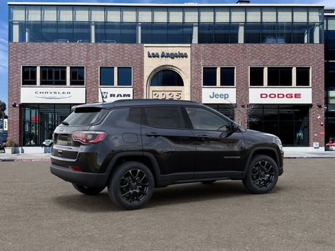 New 2026 Jeep Compass Latitude AWD/4WD image 4