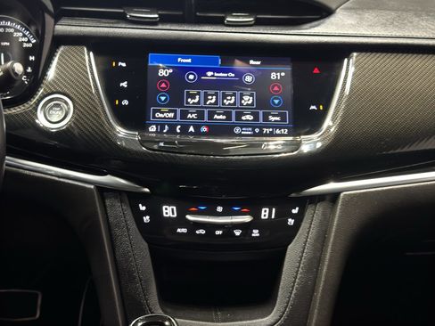 Used 2024 Cadillac XT6 Sport w/ Technology Package image 32
