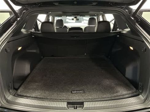 Certified 2022 Volkswagen Atlas Cross Sport SEL R-Line image 28