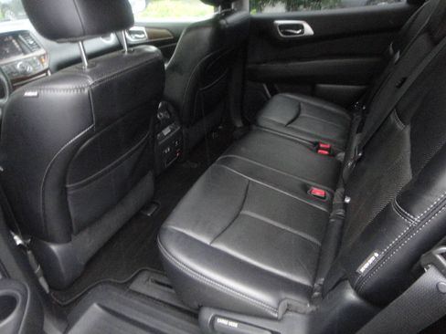 Used 2020 Nissan Pathfinder Platinum w/ Cargo Package AWD/4WD image 13