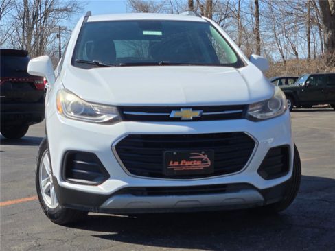 Used 2017 Chevrolet Trax LT w/ LT Convenience Package image 3