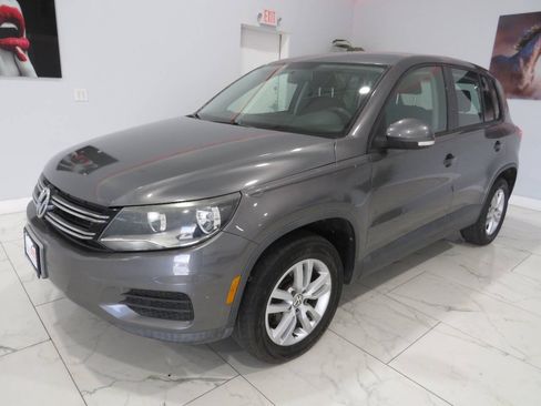Used 2013 Volkswagen Tiguan S FWD image 6