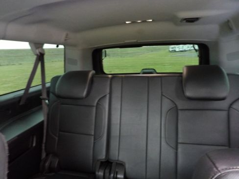 Used 2018 Chevrolet Suburban Premier image 8