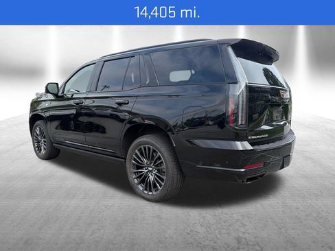 Used 2025 Cadillac Escalade Sport Platinum AWD/4WD image 3