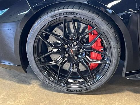 Used 2023 Chevrolet Corvette Z06 w/ Stealth Interior Trim Package RWD image 25