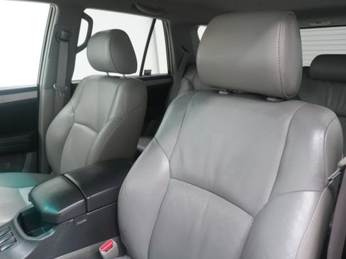 Used 2006 Toyota 4Runner SR5 RWD image 12