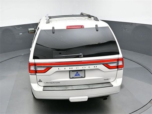 Used 2015 Lincoln Navigator Base image 40
