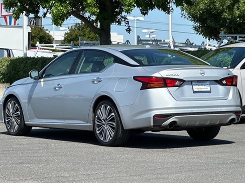 Certified 2023 Nissan Altima 2.5 SL FWD image 6