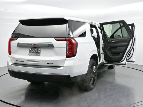 Used 2023 GMC Yukon SLT w/ SLT Premium Package image 41