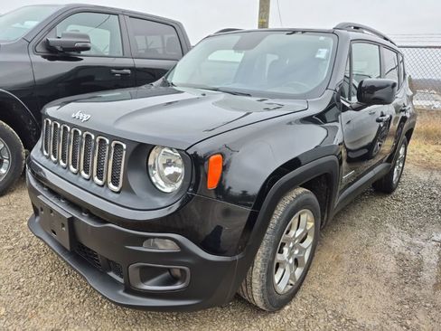 Used 2017 Jeep Renegade Latitude image 2