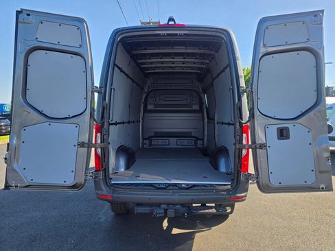 New 2025 Mercedes-Benz Sprinter 2500 image 16