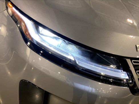 Used 2025 Land Rover Range Rover Evoque S image 27