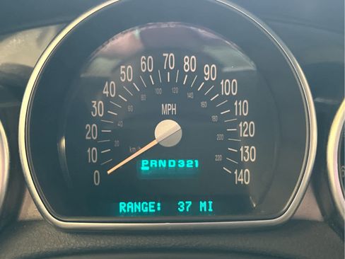 Used 2004 Chevrolet SSR w/ Preferred Equipment Group image 41