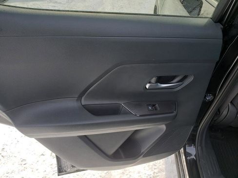 Certified 2025 Nissan Kicks SV image 17