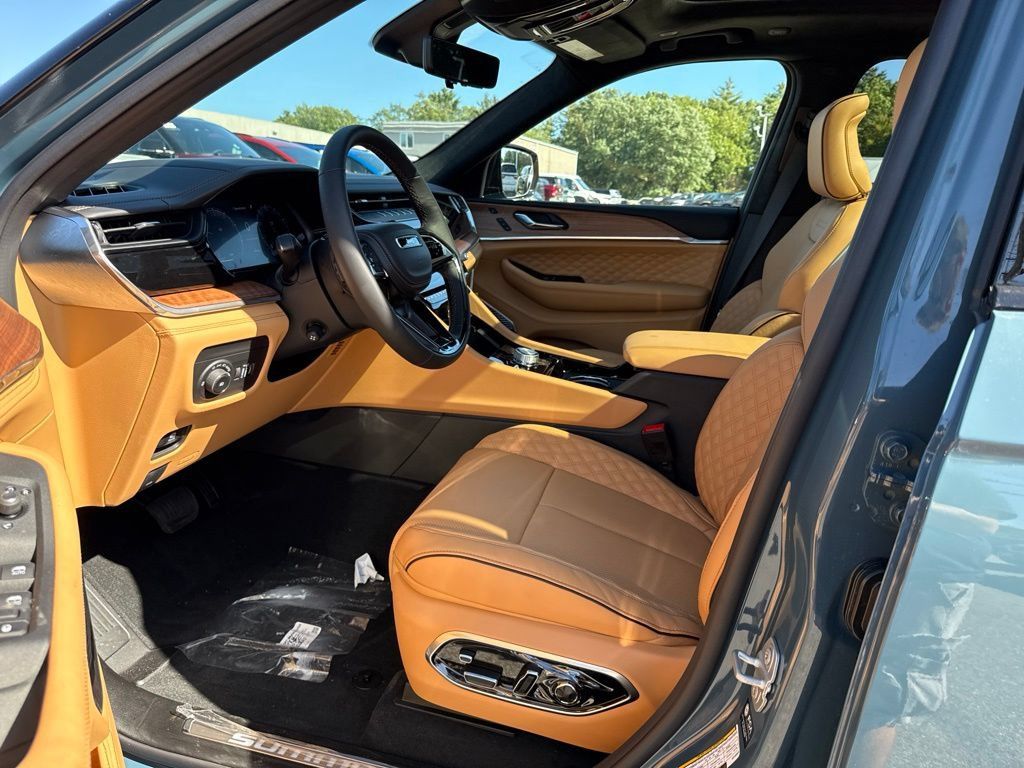 New 2027 Jeep Grand Cherokee Summit AWD/4WD image 17