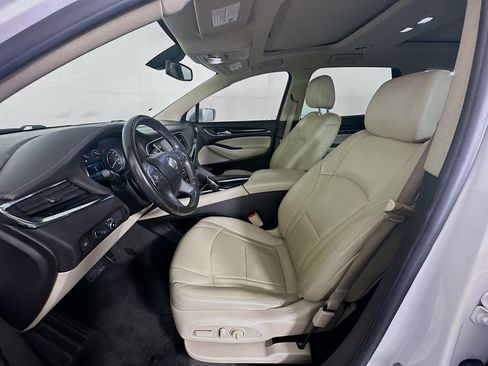 Used 2019 Buick Enclave Essence image 13