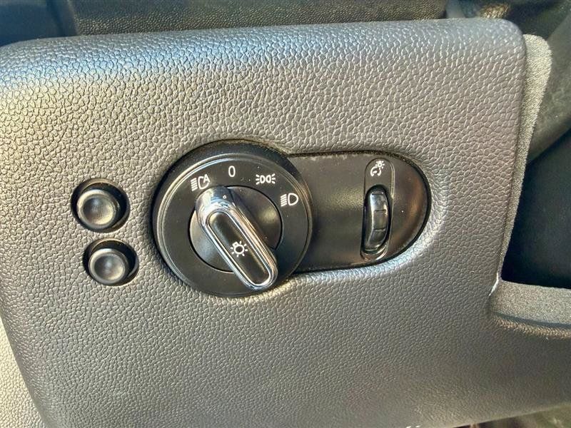 Used 2021 MINI Cooper 4-Door Hardtop FWD image 27