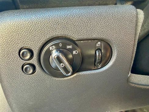 Used 2021 MINI Cooper 4-Door Hardtop FWD image 27