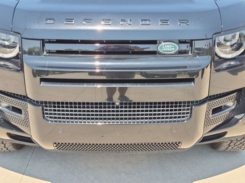 Used 2022 Land Rover Defender 110 V8 AWD/4WD image 9