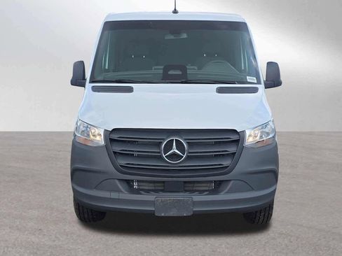 Used 2025 Mercedes-Benz Sprinter 2500 image 8