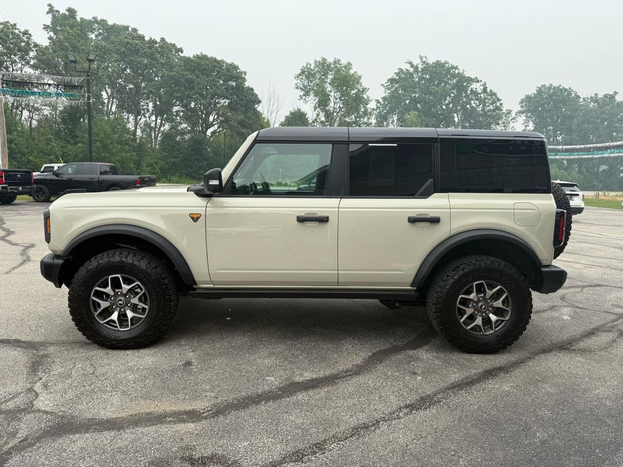 Used 2025 Ford Bronco Badlands AWD/4WD image 6