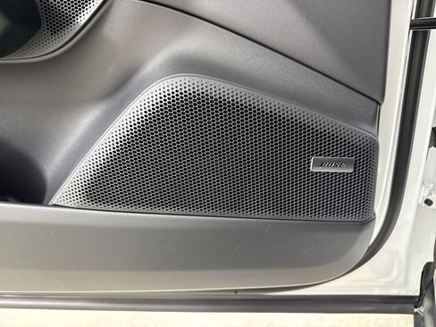 Certified 2025 Porsche Macan 4 Electric image 35