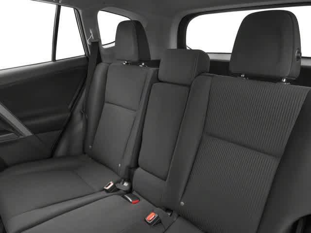 Used 2018 Toyota RAV4 LE FWD image 17