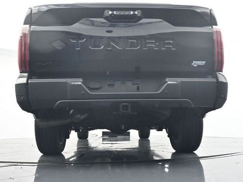 Used 2025 Toyota Tundra Limited AWD/4WD image 33