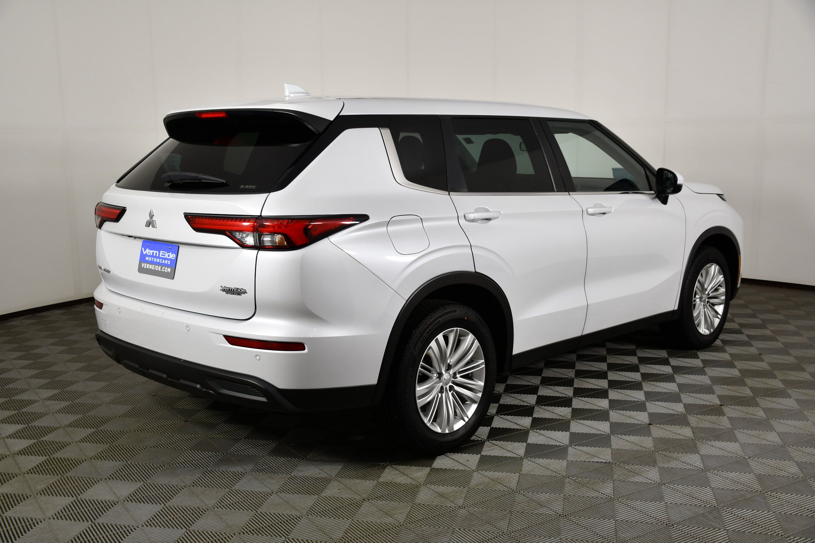 Used 2022 Mitsubishi Outlander ES AWD/4WD image 6