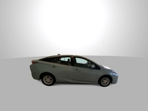 Used 2016 Toyota Prius Four w/ Advanced Technology Package FWD image 9