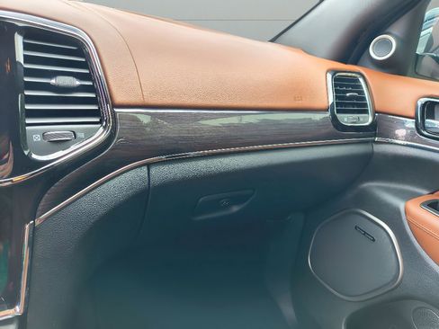 Used 2021 Jeep Grand Cherokee Overland w/ Trailer Tow Group IV image 24