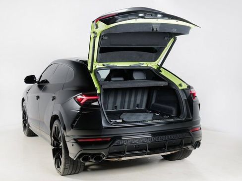 Used 2022 Lamborghini Urus image 37