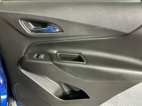 Used 2019 Chevrolet Equinox LT w/ Sun & Navigation Package image 11