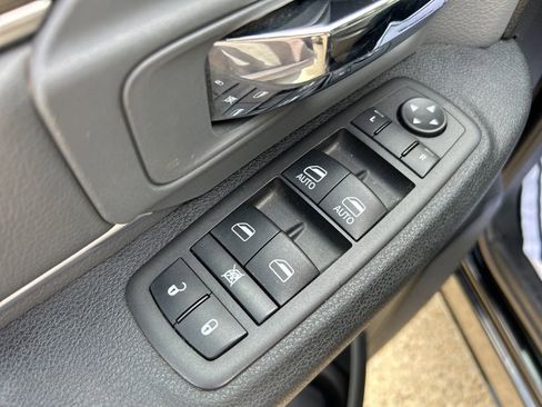 Used 2024 RAM 1500 Classic SLT image 15