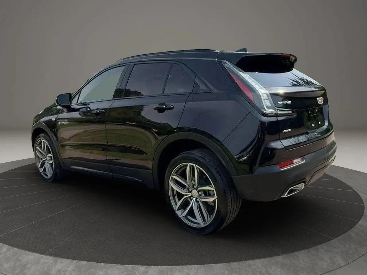 Used 2023 Cadillac XT4 Sport AWD/4WD image 2