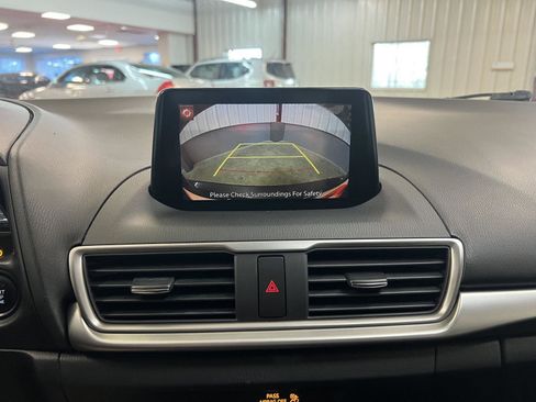 Used 2018 MAZDA MAZDA3 Sport w/ Preferred Equipment Package image 20