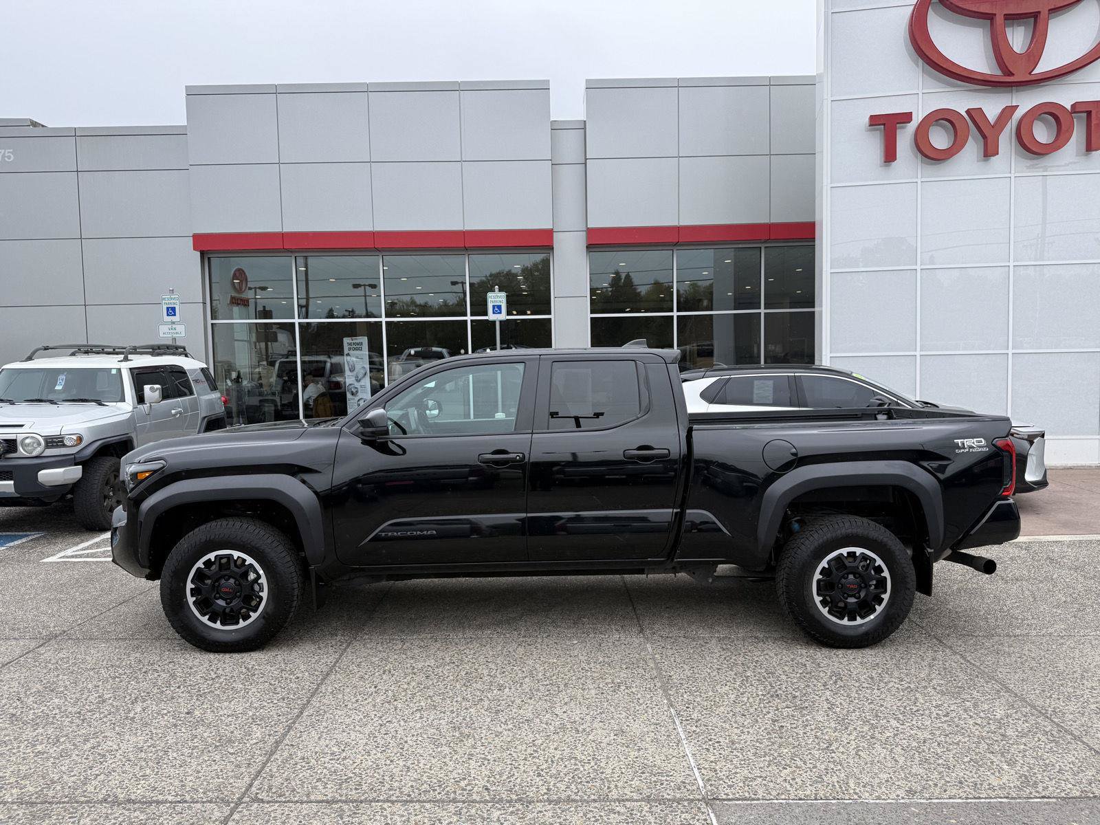 Used 2024 Toyota Tacoma TRD Off-Road AWD/4WD image 3