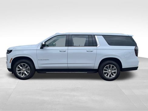 New 2026 Chevrolet Suburban Premier w/ Sun And Tow Package AWD/4WD image 2