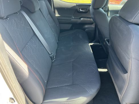 Used 2017 Toyota Tacoma TRD Sport w/ Tow Package image 26