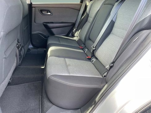 Used 2021 Nissan Rogue SV image 11