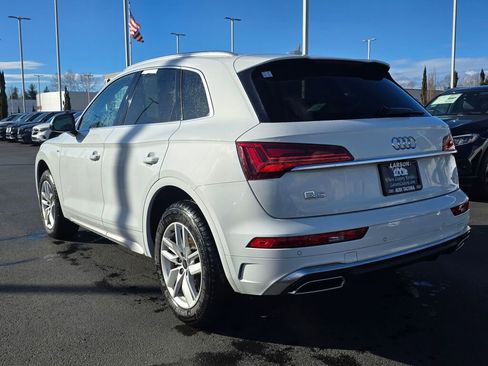 Used 2022 Audi Q5 2.0T Premium w/ Convenience Package image 4
